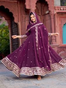Magnifique ensemble Anarkali, coupe confortable, look élégant, robe et pantalon stylés, dupatta assorti, est magnifique, idéal pour les occasions festives, un look ethnique sublime. - Product Image 4
