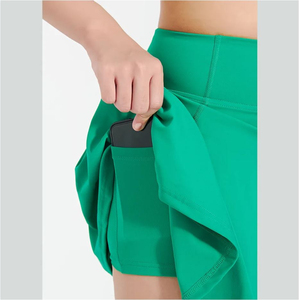 Nouvel ensemble de tennis vert pour femme : crop top et jupe, anti-humidité, manches courtes, ajusté, vêtement d'été, jupe de sport imprimée avec logo - Product Image 5