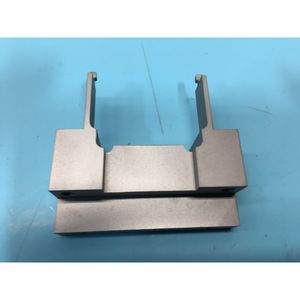 AXCELIS 4710-0069-0001 MOUNT, ARC CHAMBER, CATHODE - อุปกรณ์และชิ้นส่วนเซมิคอนดักเตอร์ระดับโลกที่เชื่อถือได้ - Product Image 1