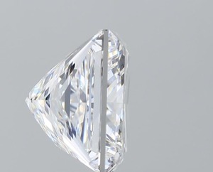 Diamant de laboratoire CVD taille princesse 2,25 carats E VS1, certifié IGI, excellente qualité de polissage, symétrie, incolore, pierre non montée - Product Image 2