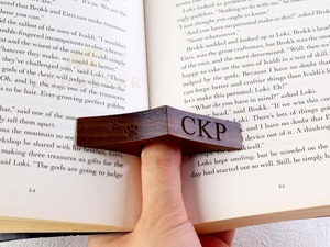 ที่คั่นหนังสือไม้รักษ์โลกแบบวงแหวนสำหรับการอ่านอย่างง่ายดาย - Product Image 3