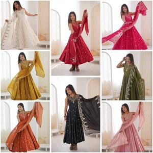Ensemble Kurti Anarkali en soie romaine traditionnelle brodée de sequins dorés ivoire pour femmes, robe de soirée ethnique indienne longue jusqu'au sol avec dupatta - Product Image 2