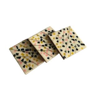 Posavasos Cuadrados de Resina Epoxi Verde Mar y Madera Hechos a Mano de Alta Calidad, Personalizables, con Diseño de Ángel, Regalos Decorativos - Product Image 1