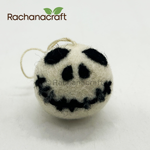 Adornos Decorativos Hechos a Mano para Pared con Forma de Bolas de Fantasma de Lana para Halloween, Ecológicos y Hechos con Técnica de Fieltro, Estilo Jack Skellington - Product Image 3
