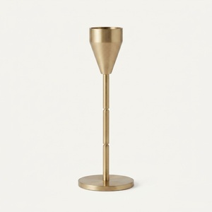 Porte-bougie conique pour la décoration de la maison, support de bougie en métal doré pour les centres de table de mariage et la décoration de table de luxe - Product Image 6