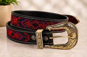 Cinturón Vaquero Premium Vintage de Cuero Genuino con Cuentas, Hebilla de Aleación, Grabado Geométrico y Incrustaciones de Cuentas, Hecho a Mano - Product Image 2