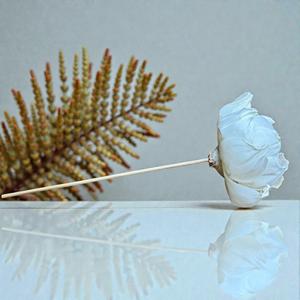 Fleurs en bois de Sola VADEE SOLA WOOD FLOWER, faites à la main, durables, pivoine clair de lune, 8,5 cm, tige en fibre de plantes de Sésbanie, de Thaïlande - Product Image 5