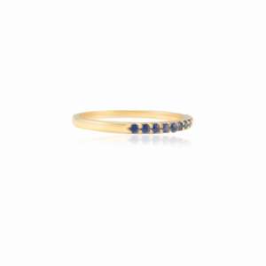 Bague de mariage en or massif 18 carats avec saphir bleu à griffes partagées pour femme - Product Image 4