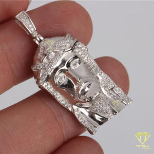 จี้มงกุฎศาสนาพรีเมียม ประดับเพชร VVS และมอสซาไนต์ - Product Image 4
