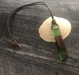 Collier pendentif pendule de radiesthésie en bois naturel et résine, collier charme pendule de sorcellerie en bois et résine - Product Image 6