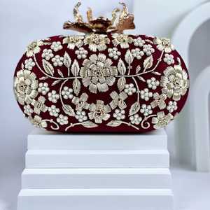 Pochette de soirée brodée de créateur, élégante et abordable, faite à la main pour femmes, idéale pour mariages, fêtes et festivals - Product Image 5