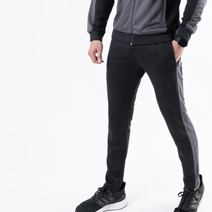 Ensemble survêtement coupe-vent personnalisé surdimensionné imprimé et brodé – Tenue de sport décontractée deux pièces élégante, respirante et écologique 100 % - Product Image 5