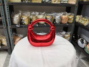 Sac à main en métal orné de strass fait main pour femmes avec chaîne détachable |   Sac à main de soirée |   Sac à main de mariée |   FAIZA CRAFT - Product Image 3