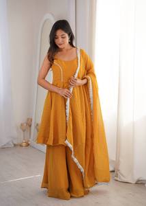 Ensemble indien pakistanais jaune moutarde, haut à bretelles brodé scintillant, jupe plissée, pantalon palazzo, châle pour soirée - Product Image 4