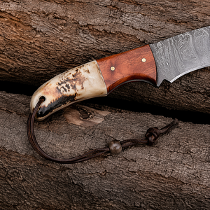 Cuchillo de Camping Hecho a Mano con Hoja de Acero de Damasco de Punta Caída y Borde Recto, Mango de Cuerno y Madera, Funda de Cuero - Product Image 2