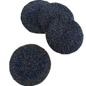 แผ่นรองแก้วลูกปัดทำมือแบบกำหนดเอง จำนวนมาก ชุดแผ่นรองแก้วลูกปัดทรงกลมตกแต่งด้วยงานปักลูกปัดเม็ดเล็กอย่างประณีต - Product Image 1