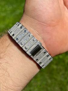 Montre de luxe SHREYA DIAM pour homme, rectangulaire, en acier inoxydable, analogique, avec cristaux, chiffres romains, bracelet de 46 mm, fermoir déployant de 20 mm - Product Image 1