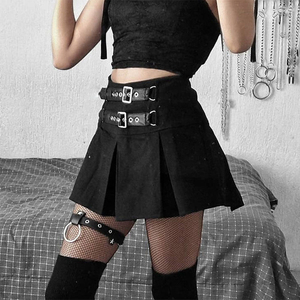 Minifalda plisada de cintura alta para mujer con doble hebilla de cinturón, estilo punk, color negro sólido, para todas las estaciones - Product Image 4