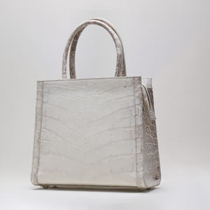 Proveedor de Vietnam Cuero genuino Tamaño 27cm * 24cm * 11cm Bolso de mujer Bolsos de cuero de cocodrilo de lujo para mujer - Product Image 4