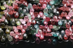 Cuentas de Turmalina 100% Naturales en Forma de Briolette, Turmalina Multicolor Facetada de 5x7mm, 8 Pulgadas para la Fabricación de Joyas - Product Image 2