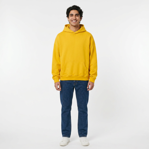 Sweat à capuche pour homme en coton mélangé avec poche discrète, devant élégant et finition lisse, idéal pour un style de vie urbain moderne. - Product Image 1