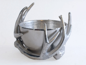 Plato de Bronce Escultural con Forma de Mano Humana, Tazón de Metal Texturizado Hecho a Mano, Estilo Vintage, Bandeja para Joyas y Dulces de Estilo Macabro - Product Image 4