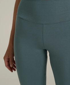 Legging évasé en coton biologique de haute qualité, couleur unie, pour femmes de grande taille, sans couture, taille mi-haute, respirant, séchage rapide, vêtement de yoga personnalisé - Product Image 4