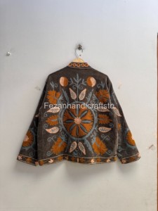 Veste en velours brodée à la main, veste à broderie florale artisanale, doublure intérieure en coton, veste en velours pour femme, veste d'hiver en velours - Product Image 4