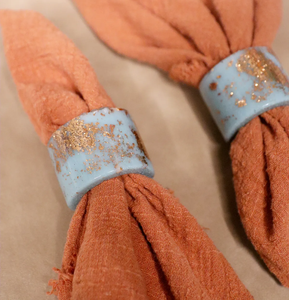 Anillo de Servilleta de Resina Epoxi con Diseño de Purpurina Dorada, Color Azul Cielo, Piezas Decorativas para Mesa, para Mesa de Comedor - Product Image 1