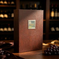 Boîte cadeau de luxe personnalisée à couvercle rabattable pour vin, en papier d'art gaufré avec logo en feuille d'or, insert en EVA et fermeture magnétique pour emballage de bouteille d'alcool