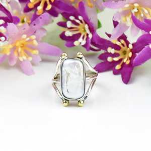 Bague statement en perle naturelle brute, argent sterling 925, style bohème moderne, bijou fin pour femme, à porter au quotidien - Product Image 1