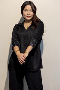เสื้อเชิ้ตผู้หญิง ERICA Black Giza Cotton พรีเมียม ดีไซน์หรูหรา ให้ลุคทันสมัย ซื้อโดยตรงจากซัพพลายเออร์ - Product Image 3
