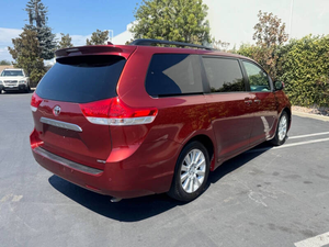 Toyota Sienna SE Premium 2019 Usada en Excelentes Condiciones, Minivan en Venta - Product Image 5