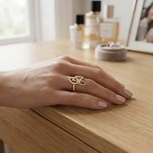 Anillo Solitario Clásico con Diamante Cultivado en Laboratorio, con Cierre Seguro de Puntas en Platino, Diseño Elegante y Atemporal para Uso Diario - Product Image 5