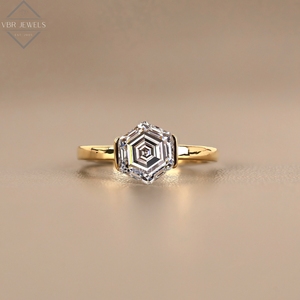 Anillo de Diamante con Corte Hexagonal en Oro Amarillo, Joyería de Compromiso y Boda, Regalo Nupcial Minimalista para Mujer, Proveedor de Lujo - Product Image 1