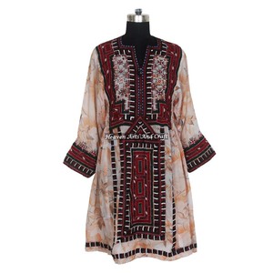 BDR056 Blusa Tradicional Vintage Balochi Bordada a Mano, Top Kutchi Bordado Vintage, Vestido Bohemio Único, Hecho a Mano - Product Image 1