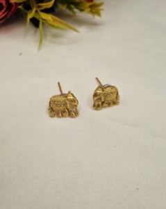 Collar ligero con diseño de elefante y pendientes a juego, chapado en oro sobre latón, para ocasiones festivas, joyería de templo del sur de la India. - Product Image 3