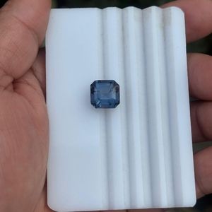Spinelle bleue naturelle extrêmement rare, taille octogonale, 8,46 carats, pureté loupe, non chauffée, certifiée IGI, provenance Madagascar, qualité AAAA, pierre précieuse. - Product Image 6