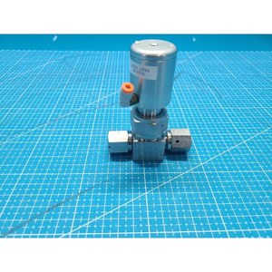 Valve à soufflet Swagelok SS-BNV5-DU-C haute pureté, utilisée comme pièce détachée pour équipement semi-conducteur Legacy - Product Image 5