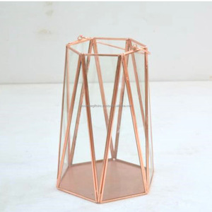 Lanterne suspendue en tôle et cadre en verre transparent avec finition en cuivre brillant Design marocain Qualité supérieure pour la décoration intérieure - Product Image 2
