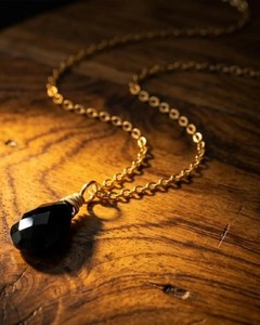 Collier pendentif goutte d'eau en onyx noir, chaîne plaquée or, bijoux minimalistes de protection, cadeau élégant pour femmes - Product Image 4