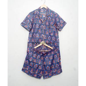 Ensemble de pyjama pour femmes en coton doux respirant et à séchage rapide pour le printemps/été avec short et chemise - Product Image 1