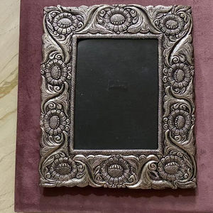 Cadre photo en métal de qualité supérieure, fait main, décoration d'intérieur par Tradebyd - Product Image 1