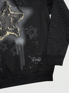 เสื้อฮู้ดดี้พิมพ์ลายดาวสีดำสำหรับทุกเพศ ทรงโอเวอร์ไซส์ สไตล์สตรีทแวร์ ผ้าฝ้ายฟลีซ 100%  กระเป๋าหน้าประดับเพชร  โลโก้สั่งทำได้ สไตล์ Y2K - Product Image 4