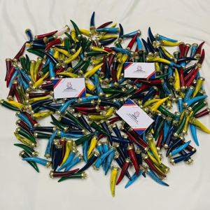 Colgante de Bisutería con Diseño de Piel de Leopardo y Rayas de Tigre, en Forma de Colmillo, Hecho de Cuerno Natural en India - Product Image 2