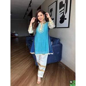 ชุดเซ็ตผ้าชีนอนใหม่ พร้อมงานปักโกต้าปัตติ สีสันสดใส พร้อมสวมใส่ ชุดพื้นเมืองสำหรับงานเทศกาล คอลเลคชั่นดีไซเนอร์ - Product Image 2