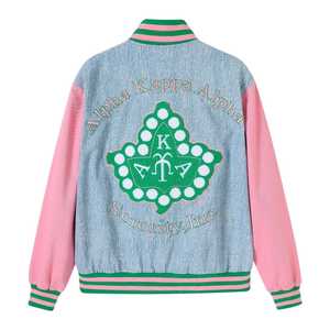 แจ็คเก็ตยีนส์ทรงบอมเบอร์ AKA 1908 สีชมพูเขียว ปักลายเชนีลตัวอักษรกรีก สไตล์วาร์ซิตี้สำหรับผู้หญิง คุณภาพพรีเมียม - Product Image 2