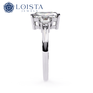 Anillo de Diamante Cultivado en Laboratorio con Corte Radiante, Anillo Solitario con Diamantes Laterales, Diamante Cultivado en Laboratorio con Certificado IGI - Product Image 3