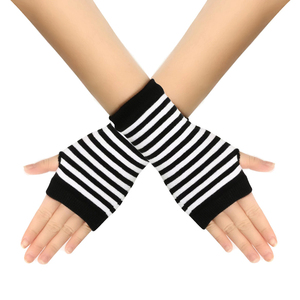 Custom Compression Fingerless Gloves Blank Plain Black Wrist Support Compression Sleeves Elastic Open Finger Hand Support - Product Image 3
