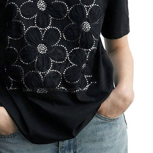 เสื้อเชิ้ตผ้าฝ้ายตกแต่งคริสตัลหรูหราสำหรับผู้หญิง แขนสั้น สไตล์สตรีทแวร์ พิมพ์ลายตามสั่ง จำหน่ายจำนวนมาก เสื้อผ้าแฟชั่นระดับพรีเมียม - Product Image 4